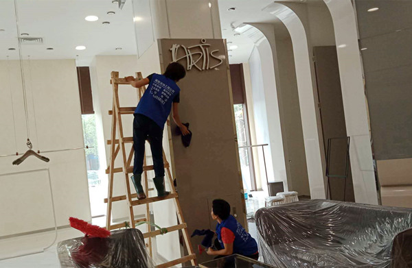 成都开荒保洁公司教大家窗帘的清洁方法